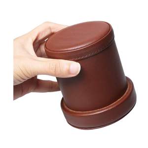 Gobelet et shaker à dés en cuir de haute qualité, faits à la main, avec logo personnalisé en relief, couleur personnalisée, durables, écologiques, pour bar et boîte de nuit - Product Image 1