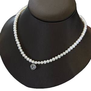 Collier de perles d'eau douce de haute qualité, 5-6 mm, presque rondes, petit charme d'amour, élégant ornement de cou pour femmes - Product Image 5