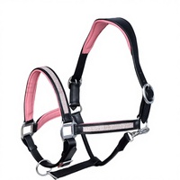 Harnais de cheval en cuir noir de qualité supérieure avec rembourrage rose et design en strass de cristal