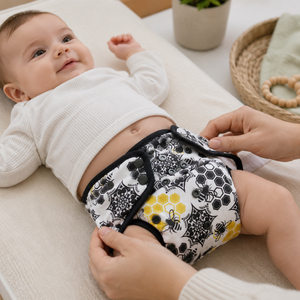 Couche lavable réutilisable pour bébé AIO |   Couche lavable à poche anti-fuite imprimée avion avec insert, ajustement réglable, ensemble bébé personnalisé OEM - Product Image 2