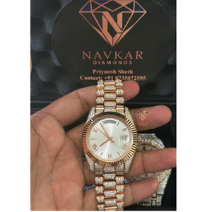 Reloj de Diamantes Moissanite Hecho a Mano, el Más Vendido, Joyería de Lujo para Bodas y Celebraciones, Disponible para la Venta - Product Image 1