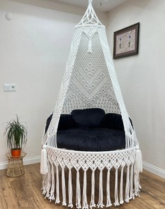 Fauteuil suspendu en macramé blanc en coton, chaise suspendue, Hängesessel, chaise balançoire, chaise balançoire en macramé, chaise suspendue d'intérieur - Product Image 1
