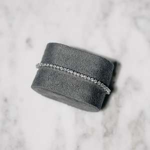 Bracelet tennis classique de qualité supérieure, serti de diamants, plaqué or blanc 18 carats, pour femmes, disponible à un prix compétitif - Product Image 6