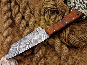 Couteau de chasse à lame fixe en acier Damas, entièrement forgé, personnalisable, avec manche en bois, pour le camping et la survie en extérieur - Product Image 3