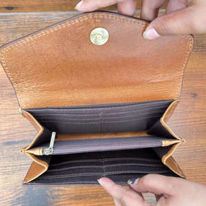 Nouveau portefeuille de bracelet pour femmes en cuir de vachette Vintage occidental personnalisé Design floral usiné à la main avec accent de pierre turquoise - Product Image 6