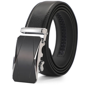 Cinturón de Cuero Automático con Hebilla Rectangular de Acero Negro Sólido, Duradero, Formal, para Hombre, Moldeado en una Sola Pieza - Product Image 1