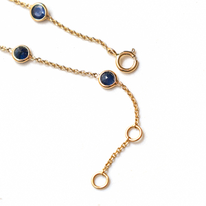 Bracelet en saphir bleu naturel serti dans un cadre en or jaune massif 18 carats – Chaîne à maillons avec pierres précieuses rondes et fermoir réglable - Product Image 2