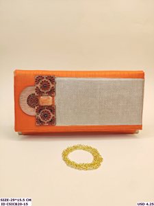Pochette de soirée en satin brodée à la main, de créateur, avec chaînes métalliques décoratives, fermeture à rabat, pour mariage - Product Image 5