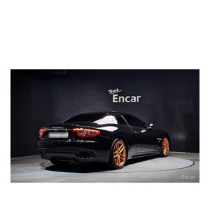 Maserati GranTurismo 4.7 Sports Modèle 2016 31 356 km Boîte de vitesses automatique Sièges en cuir avec caméra arrière - Product Image 2