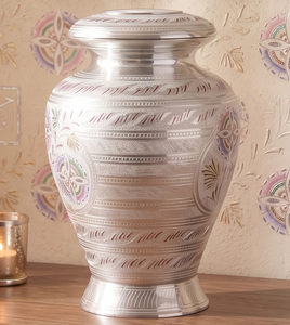 Urnes funéraires commémoratives pour cendres d'adultes en laiton, style unique, design artisanal - Product Image 2