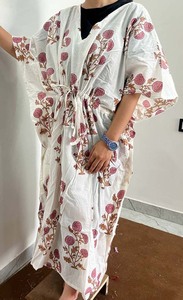 Vestido Kaftan de Algodón Cómodo con Hermosos Estampados para Uso Casual y de Descanso - Product Image 2