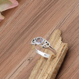 Anillo de Boda de Amatista Púrpura Natural, Plata de Ley 925, Corte Redondo Clásico y Minimalista, Joyería con Piedra de Nacimiento - Product Image 5