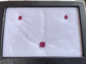 Conjunto de Pendientes y Colgante de Rubí Natural de Liberia de 8.55 Ct – Conjunto de Piedras Preciosas Sueltas, Rubí Rojo Genuino al por Mayor - Product Image 3