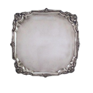 Plateau de service vintage, style moderne, en métal argenté, avec bordure ornée, pour la décoration de la maison et les événements, prix abordable - Product Image 1