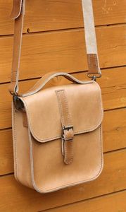 Sac à bandoulière classique unisexe en cuir - Product Image 2