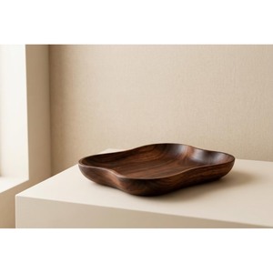 Bandeja Decorativa de Madera Irregular, Diseño Minimalista, Hecha a Mano, Accesorio Artesanal para Mesa - Product Image 1
