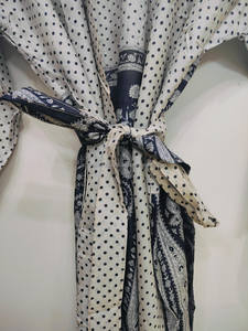 Kimono de Seda Hecho a Mano, Chaqueta India, Bata Larga, Traje de Festival, Ropa de Dormir, Bata de Boda, Ropa de Estar - Product Image 3