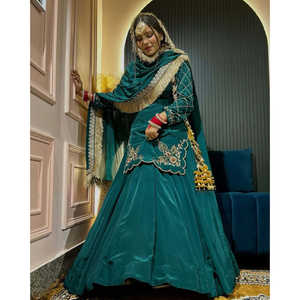 Conjunto de Lehenga con Top Elegante para Fiesta con Dupatta de Lujo para Mujer - Product Image 3