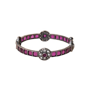Suministro directo de fábrica, brazaletes étnicos con tachuelas de piedra de rubí de diseño floral de tamaño personalizado más vendidos al mejor precio de mercado - Product Image 1