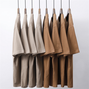 T-shirt pour homme en coton 100% tricoté, col rond, manches courtes, coupe régulière, taille américaine 220 GSM, grande taille, logo imprimé sur le devant en sérigraphie - Product Image 5