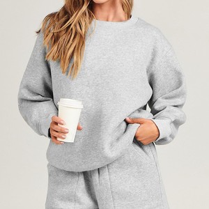Sudaderas deportivas personalizadas al por mayor para mujer, de manga larga, cuello redondo, color liso, transpirables, de algodón, de primera calidad. - Product Image 4