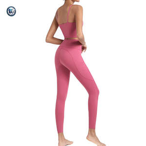 Vêtements de sport confortables : leggings de yoga taille haute et soutien-gorge de sport rembourré pour la gym, le fitness et la course à pied - Product Image 2