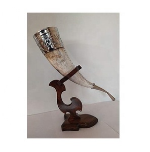 Cuerno para beber vikingo puro 100% con soporte de madera de cuerno de búfalo tallado de alta calidad para el hogar, Hotel, restaurante, producto de Venta caliente - Product Image 1