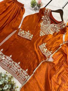 TENNECY Salwar Kameez en Soie Orange Brodé pour Femme, Tenue Traditionnelle Indienne et Pakistanaise pour Mariage, Longueur Cheville, Coupe Classique - Product Image 5