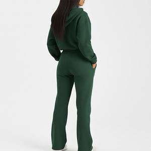 Conjunto Deportivo de Dos Piezas para Mujer, Color Verde, en Tendencia, Top Corto con Capucha y Bolsillo, Pantalones Deportivos Holgados, Casuales, para Todas las Temporadas - Product Image 2