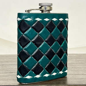 Customized Handcrafted Genuine Leather Wrapped With Checkered Design Stainless Steel 7oz Hip Pocket Liquor Flask for Travel <b>Gift</b> - Product Image 4