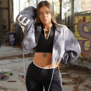 Veste à capuche courte zippée personnalisée pour femmes |   Sweat-shirt streetwear surdimensionné |   Vêtements de sport en gros OEM, respirants, pour l'hiver et l'été - Product Image 1