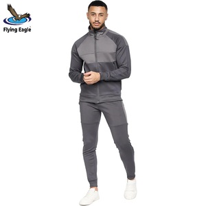 Survêtement personnalisé pour homme, ensemble de jogging respirant et léger pour la course et l'entraînement, fabriqué par le fabricant - Product Image 1