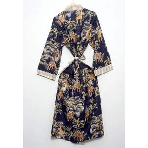 Kimono vintage de algodón de talla grande, 100% algodón, estampado floral, suave y cómodo, largo hasta el suelo, vestido tipo bata, ropa de playa. - Product Image 5