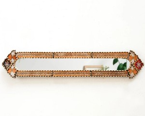 Espejo largo y delgado hecho a mano de 39.9 pulgadas de altura, procedente de Perú, para decoración de pared del hogar. |   Espejo dorado de estilo vintage estrecho para sala de estar - Product Image 2