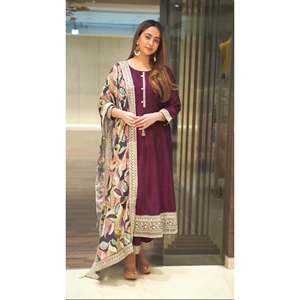 Robe de soirée de créateur Robe de travail à broderie lourde avec tenue de soirée Dupatta - Product Image 1