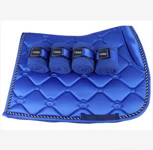 Tapis de selle de dressage léger en coton et polyester avec technologie anti-transpiration et design moderne pour l'entraînement - Product Image 4