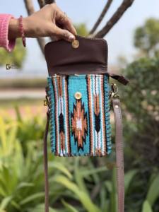 Elegante diseño azteca Cruz-Forma Handtooled Real Leather Mujeres Sling Phone Monedero y bolso de moda - Product Image 5