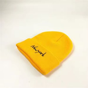 Bonnet tricoté chaud d'hiver en gros avec logo personnalisé, bonnet de sport tendance, bonnet personnalisé de haute qualité - Product Image 4