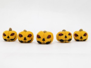 Lot de décorations suspendues d'Halloween effrayantes en feutre aiguilleté : ornements de citrouille répulsifs, idéal pour offrir - Product Image 1