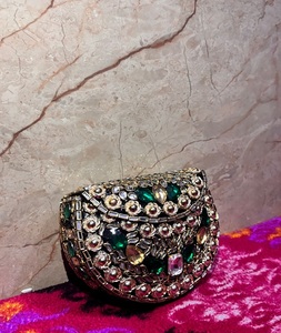 Sacs en résine de pierre et pochettes en résine Kundan, sacs à bandoulière de créateur pour femmes, motif marbre vert par f s i - Product Image 1