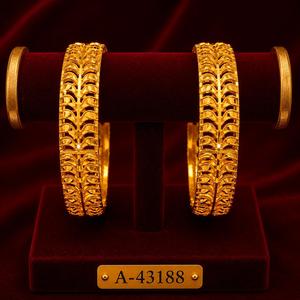 MOLL JEWELLERS กำไลข้อมือทรงเรขาคณิตประดับเพชรซิร์คอนชุบทอง 24K รุ่นคลาสสิก A-43183 เครื่องประดับสำหรับงานปาร์ตี้สำหรับผู้หญิง ได้รับการรับรองจากบุคคลที่สาม - Product Image 4