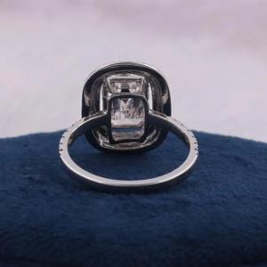 Anillo de Compromiso con Doble Halo de Diamantes Corte Esmeralda en Oro Blanco Sólido con Banda Pavé, Anillo Nupcial de Inspiración Vintage, Regalo de Aniversario - Product Image 3