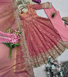 Traje Anarkali de Seda de Diseño Tradicional, Vestido Largo para Bodas y Fiestas Indias y Pakistaníes - Venta al por Mayor, Nueva Moda, Listo para Usar - Product Image 3