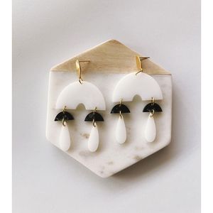 Pendientes de Resina de Diseño Hechos a Mano, Acabado de Lujo, Artesanía Artística, Estilo Moderno, Accesorios de Moda de Cristal Duraderos - Product Image 2