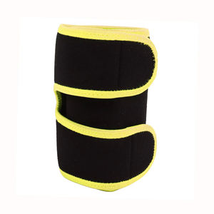 Enveloppement de compression pour le coude avec logo personnalisé, idéal pour l'entraînement actif et la chaleur musculaire, doté d'un tissu doux pour les peaux sensibles et offrant un confort optimal. - Product Image 1