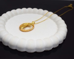 Collar con Colgante de Caballo Chapado en Oro con Circonita Cúbica, Joyería Clásica para Uso Diario para Mujer - Product Image 2