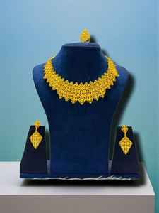 AWAIS HOUSE Nouvelle Collection Femme : Parure de Bijoux en Laiton Plaqué Or Style Hip Hop avec Diamants, Collier et Bracelet Massifs pour Fête et Mariage - Product Image 3