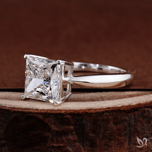 Bague de fiançailles de luxe en or blanc 10 carats avec diamant solitaire de 3 carats de taille princesse cultivé en laboratoire et sertissage à tige pliée - Product Image 2