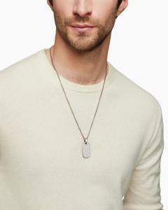 KRISHNAM JEWELS Collar Unisex de Plata de Ley con Colgante Rectangular de Perro, Estilo Moderno Minimalista, con Incrustaciones de Diamantes y Engaste de Garra - Product Image 4