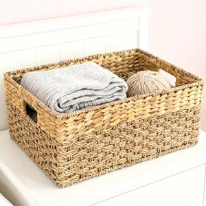 Cesta organizadora de junco marino y jacinto natural tejida a mano, cesta de almacenamiento hecha a mano, venta al por mayor, ecológica, hecha en Vietnam - Product Image 1